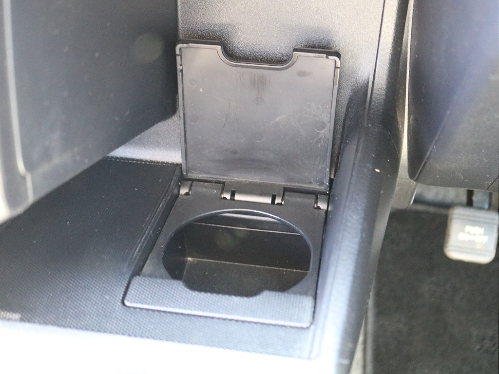 ＦＬＥＸグループは「すべての人に愛車を」をコンセプトに車種別に全国展開中！愛車と一緒に、ライフスタイルを充実させてもらいたいという思いで、ランクル仙台泉店では皆様のご要望になんでもお応えします♪