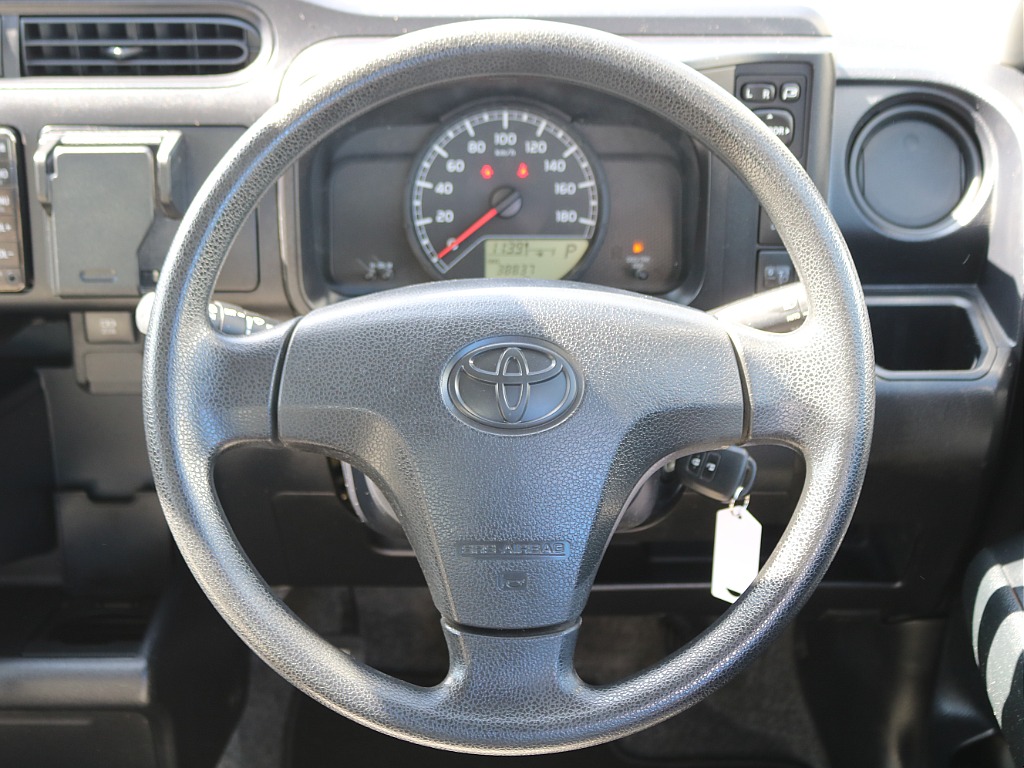 当店の在庫車は全て車輌検査専門会社である第三者機関（株）ＡＩＳ、日本自動車鑑定協会（ＪＡＡＡ）にて１台１台、必ず二重の車輌チェックを実施しております。修復歴有りの車の無断販売はいたしません。