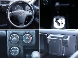 運転席周りには収納スペースも確保されております！