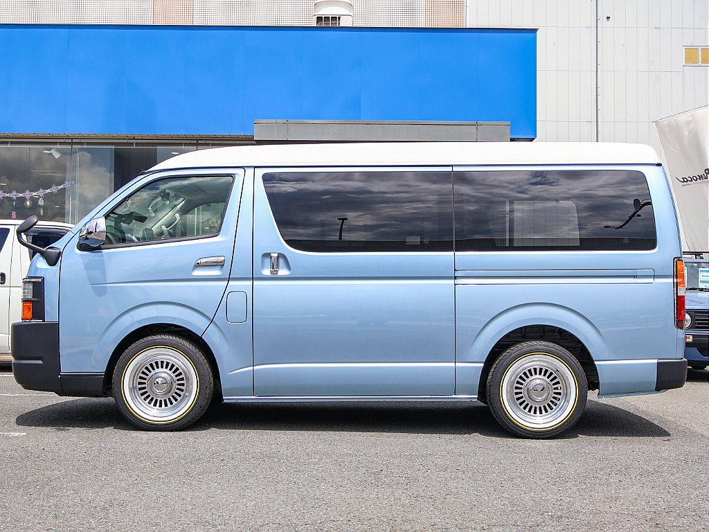 メーカーオプションのパワースライドドアを装備しております！