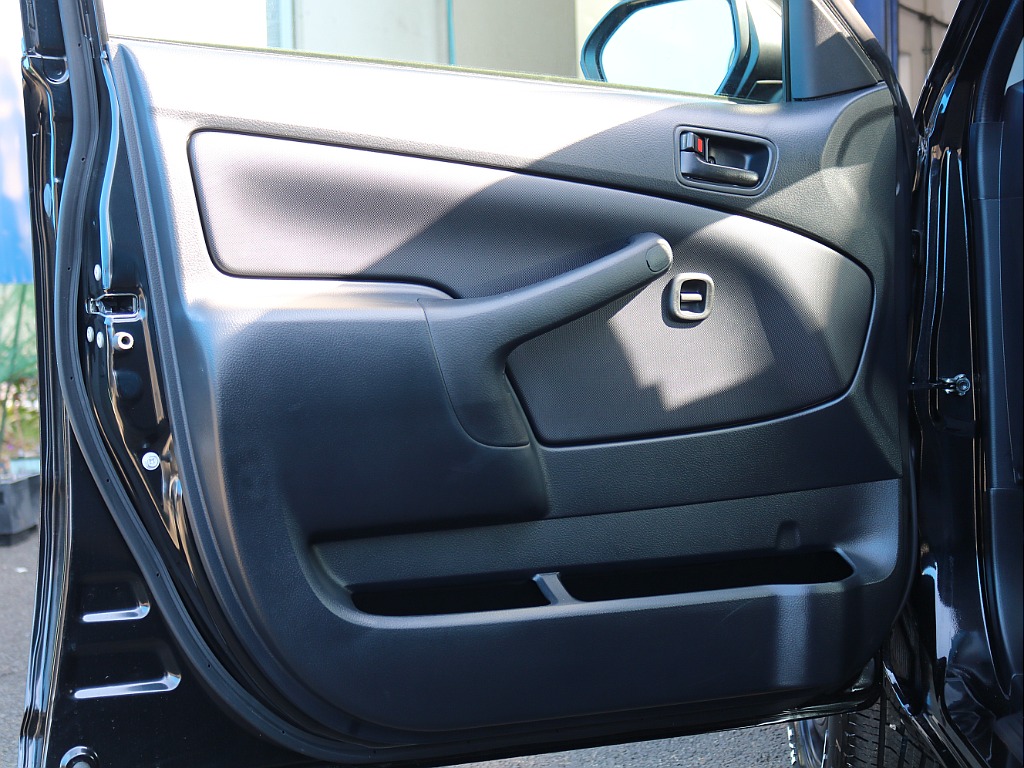 ＦＬＥＸグループは「すべての人に愛車を」をコンセプトに車種別に全国展開中！愛車と一緒に、ライフスタイルを充実させてもらいたいという思いで、ランクル仙台泉店では皆様のご要望になんでもお応えします♪