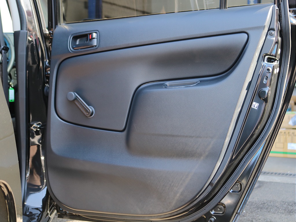 ＦＬＥＸグループは「すべての人に愛車を」をコンセプトに車種別に全国展開中！愛車と一緒に、ライフスタイルを充実させてもらいたいという思いで、ランクル仙台泉店では皆様のご要望になんでもお応えします♪