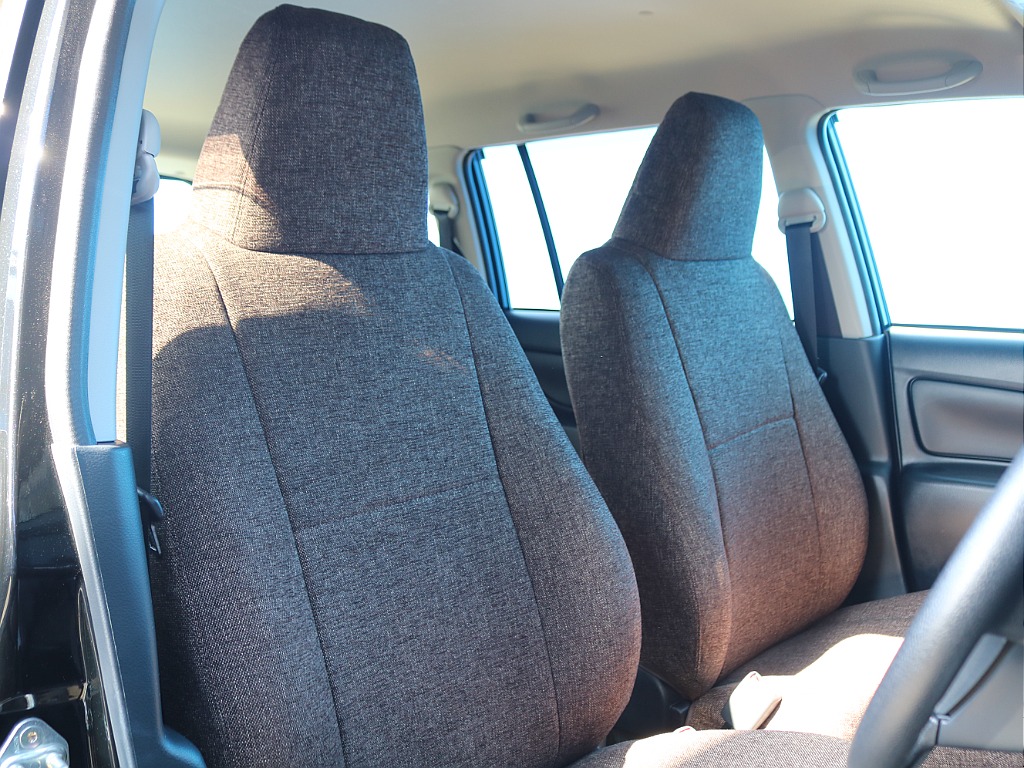 シートにはベスパシートカバーを装着済み♪商用車感を全く感じない落ち着いた仕上がりに♪