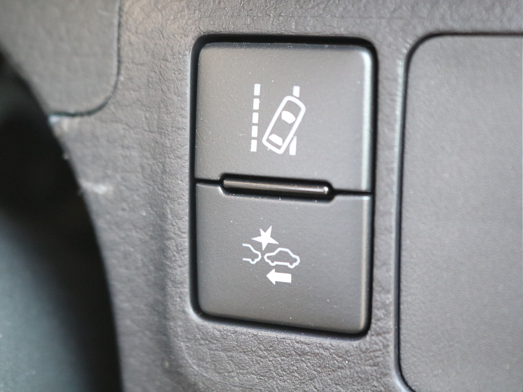 ＦＬＥＸグループは「すべての人に愛車を」をコンセプトに車種別に全国展開中！愛車と一緒に、ライフスタイルを充実させてもらいたいという思いで、ランクル仙台泉店では皆様のご要望になんでもお応えします♪