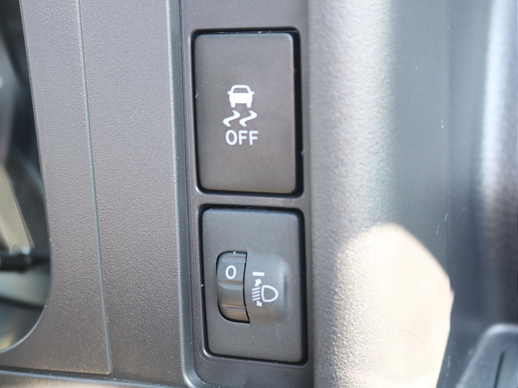 ＦＬＥＸグループは「すべての人に愛車を」をコンセプトに車種別に全国展開中！愛車と一緒に、ライフスタイルを充実させてもらいたいという思いで、ランクル仙台泉店では皆様のご要望になんでもお応えします♪