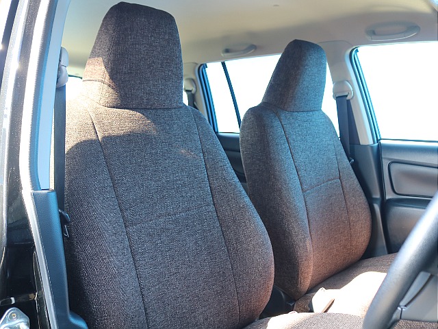 シートにはベスパシートカバーを装着済み♪商用車感を全く感じない落ち着いた仕上がりに♪