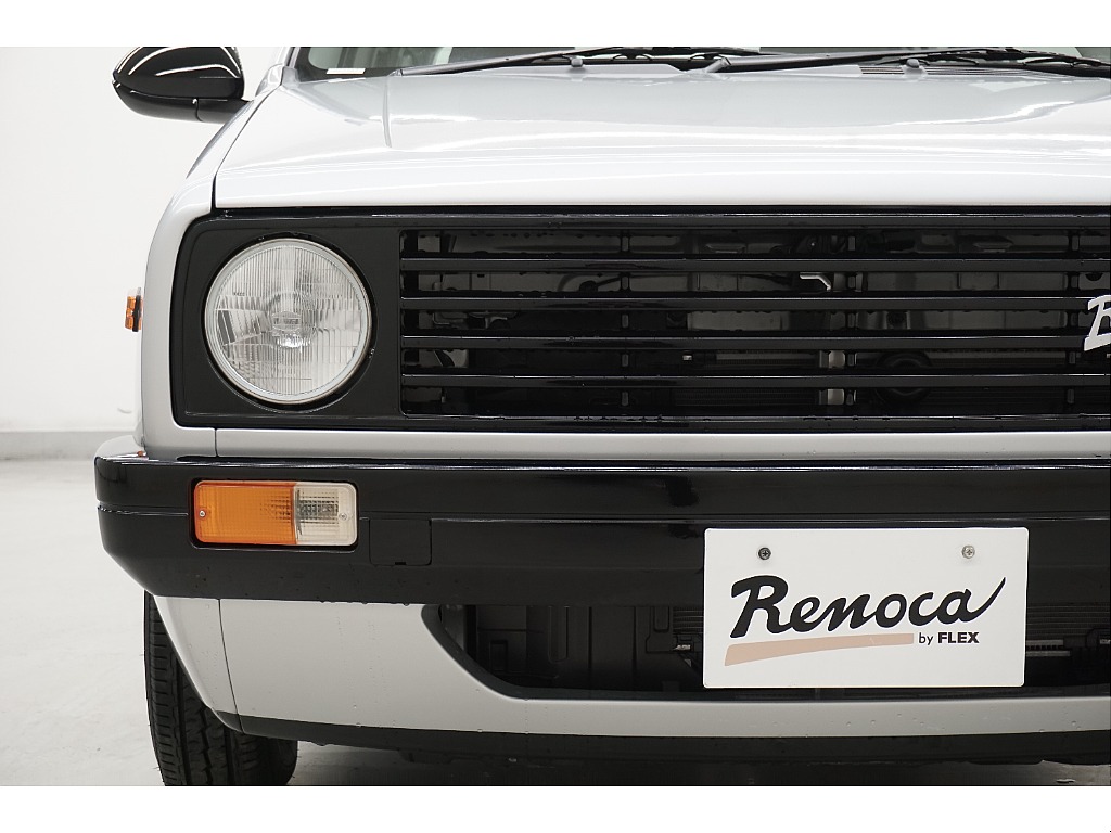 素直に使いやすい。素直にかわいい。過剰な機能も大人の見栄も、ぜんぶ省いた素直なクルマ。気軽で便利で、かわいいＲｅｎｏｃａユーロボックスの登場です。