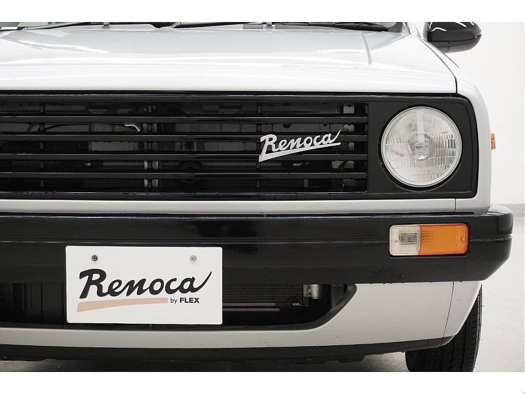 素直に使いやすい。素直にかわいい。過剰な機能も大人の見栄も、ぜんぶ省いた素直なクルマ。気軽で便利で、かわいいＲｅｎｏｃａユーロボックスの登場です。