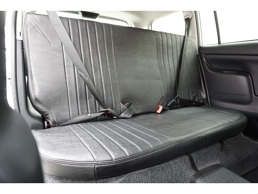 後部座席になります☆