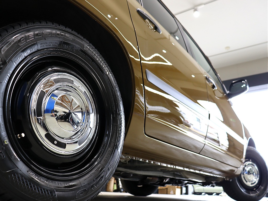 希少4WD・EURO BOX/丸目フェイス×アゼットブラウンペイント