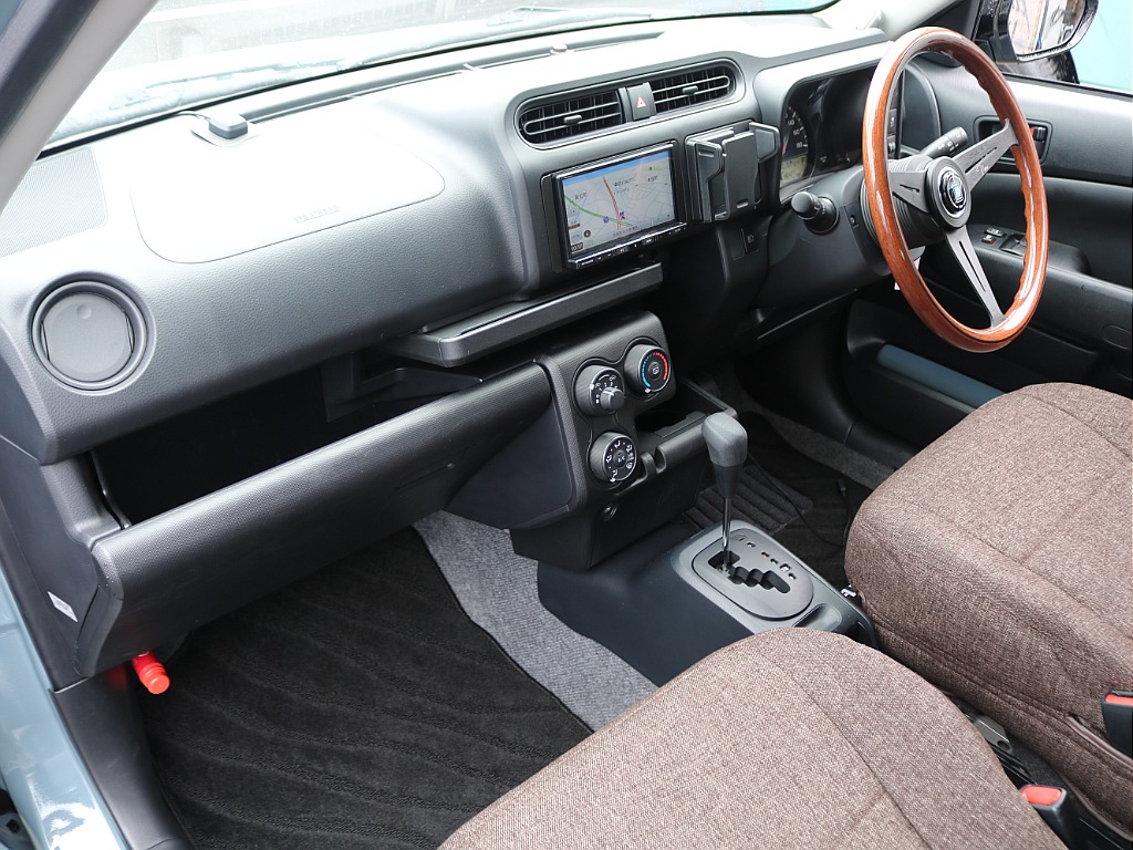 当店の在庫車は全て車輌検査専門会社である第三者機関（株）ＡＩＳ、日本自動車鑑定協会（ＪＡＡＡ）にて１台１台、必ず二重の車輌チェックを実施しております。修復歴有りの車の無断販売はいたしません。
