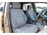 運転席も綺麗に保たれております☆
