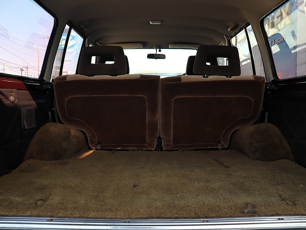 積荷も沢山詰め込めるラゲッジスペース！