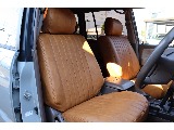 運転席も綺麗に保たれております☆