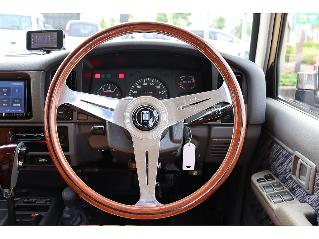毎日運転が楽しくなるなる事間違いなし、NARDIステアリング装着☆