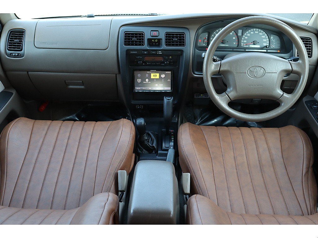 内装はご要望の多いベージュ内装車両！