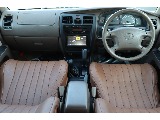 内装はご要望の多いベージュ内装車両!