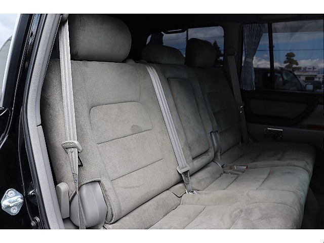 後部座席も綺麗に保たれております☆