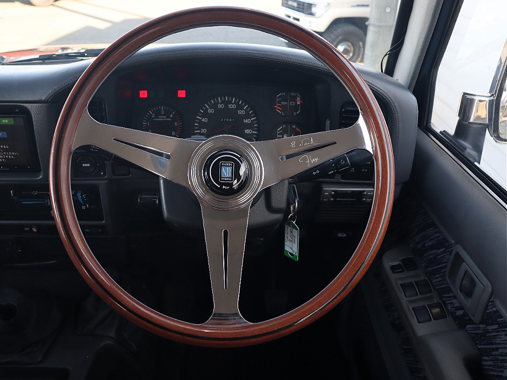 毎日握るステアリングだからこその拘りを！