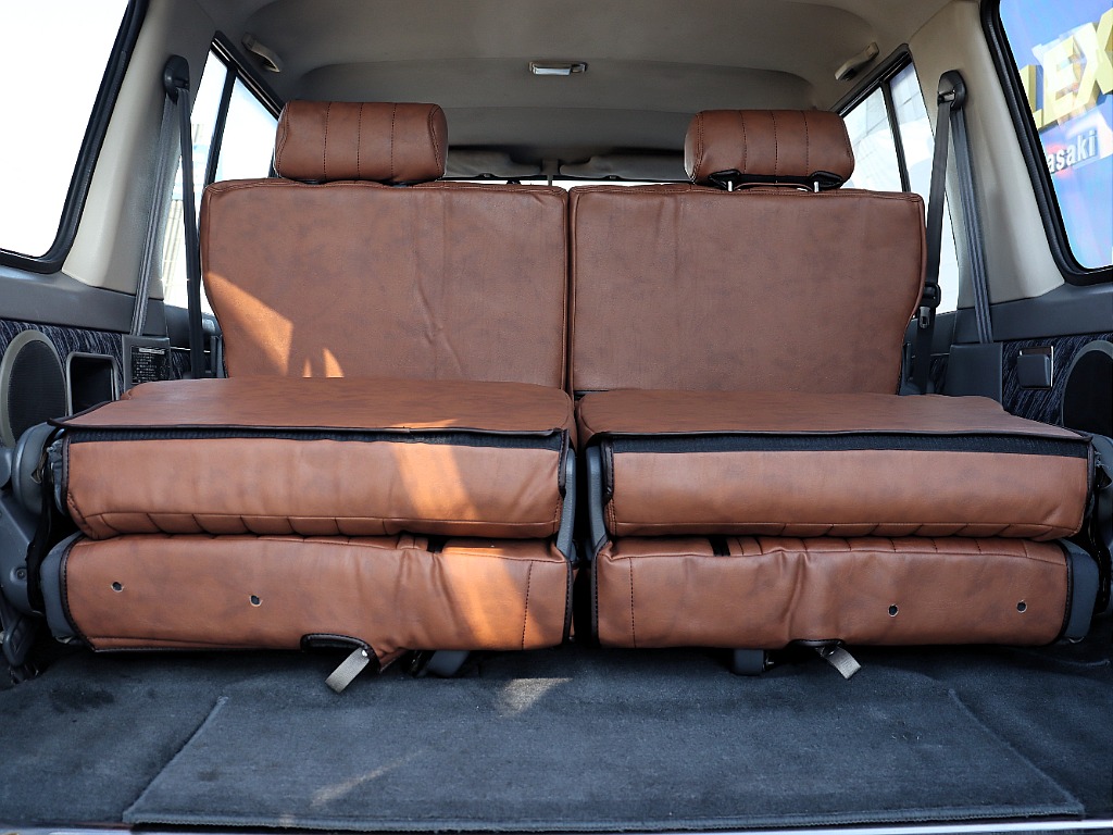 ３列目シート付、8人乗りタイプ！※５人乗りの乗用車登録等、変更も可能ですので、お気軽にご相談ください！