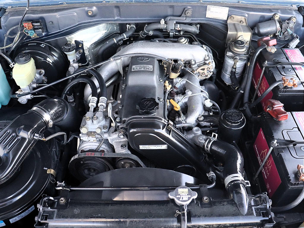 耐久性、信頼性に定評ある１KZエンジン搭載！