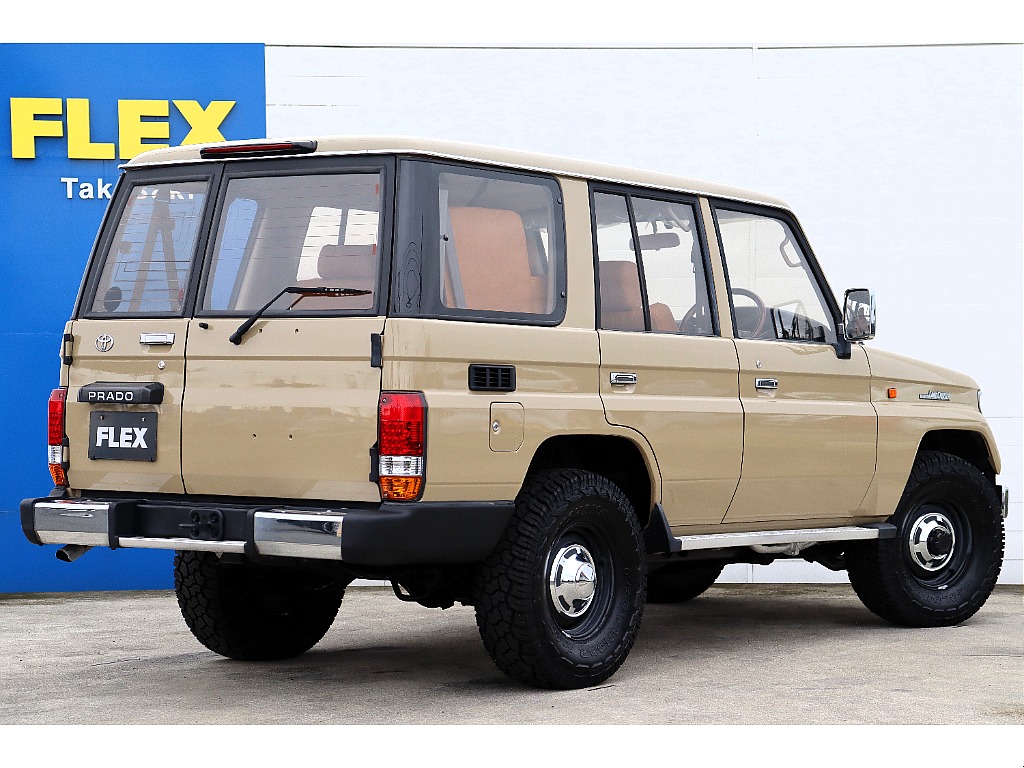 純正ナローベースにベージュペイントを施したクラシックスタイル！