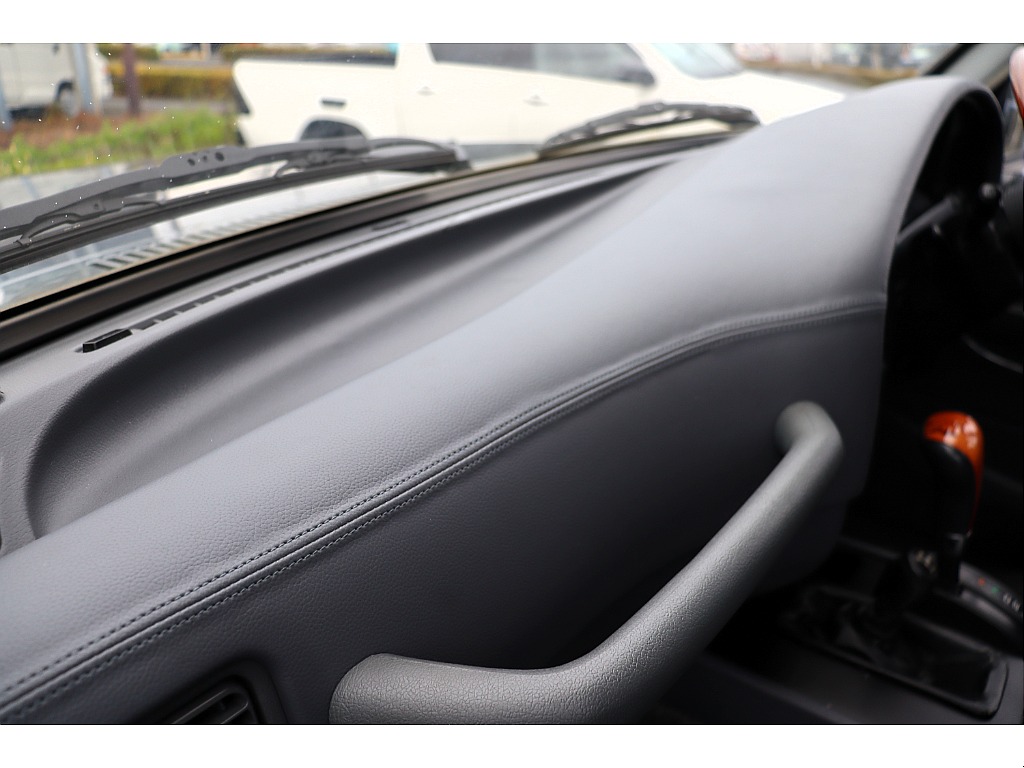 新品ダッシュボード張り替えいたしました☆