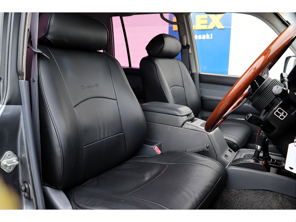 運転席になります☆