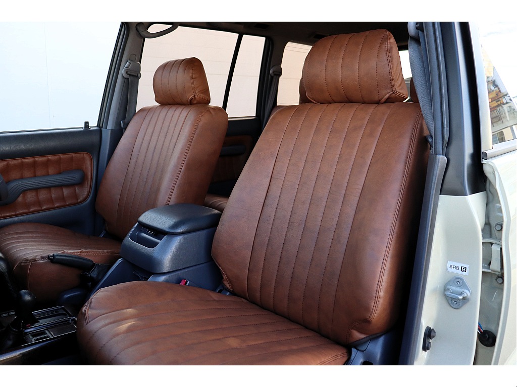 助手席シートになります☆