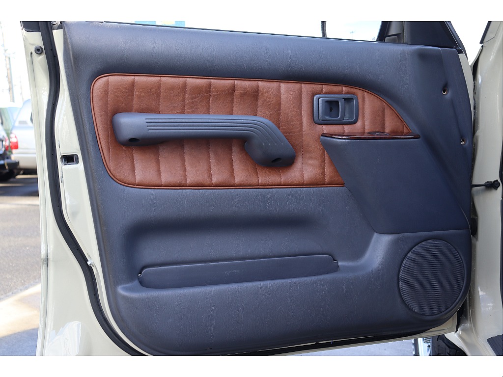 ドア内張り助手席