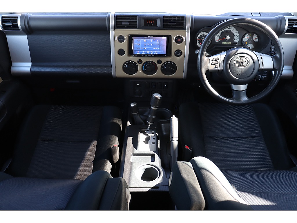 遊び心くすぐるインパネ周り♪