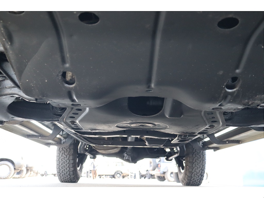 下回りは洗浄、防腐パスター塗装を施しております！