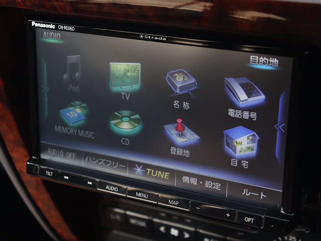 ストラーダ製SDナビTV付き！Bluetooth接続可能！