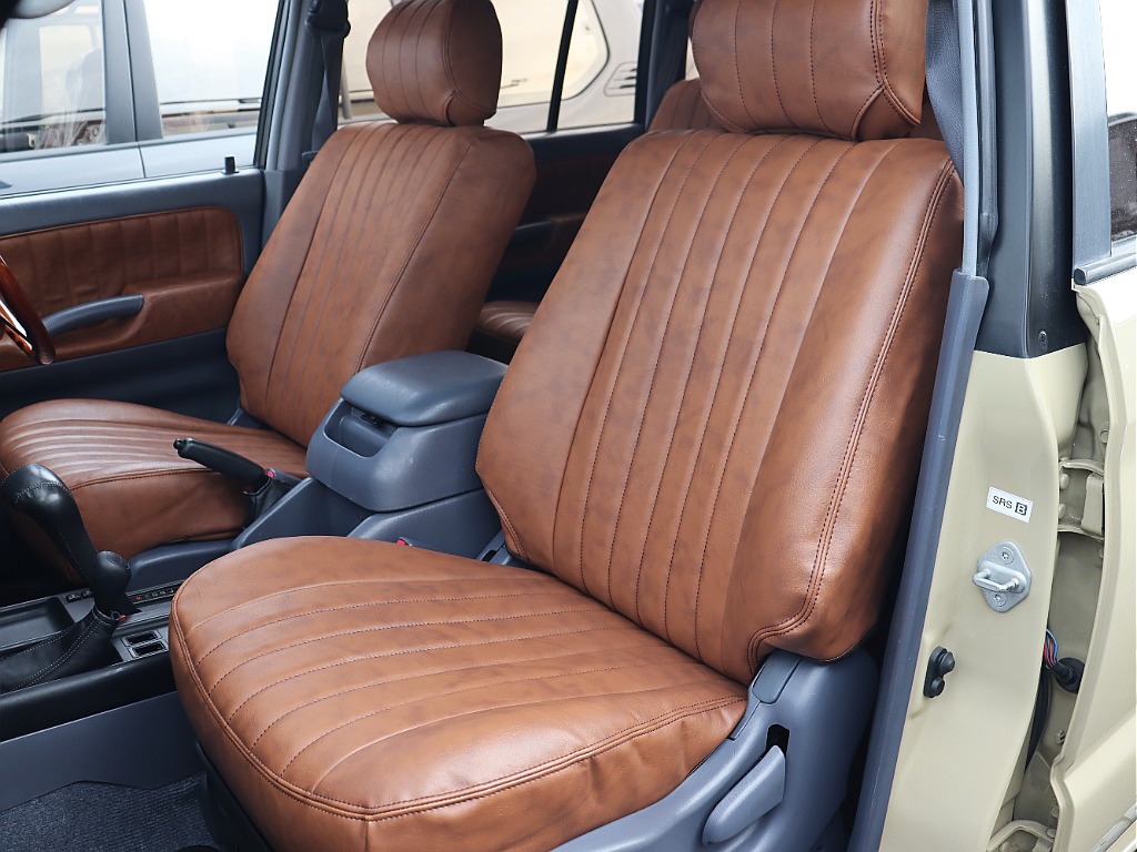 助手席側シート！