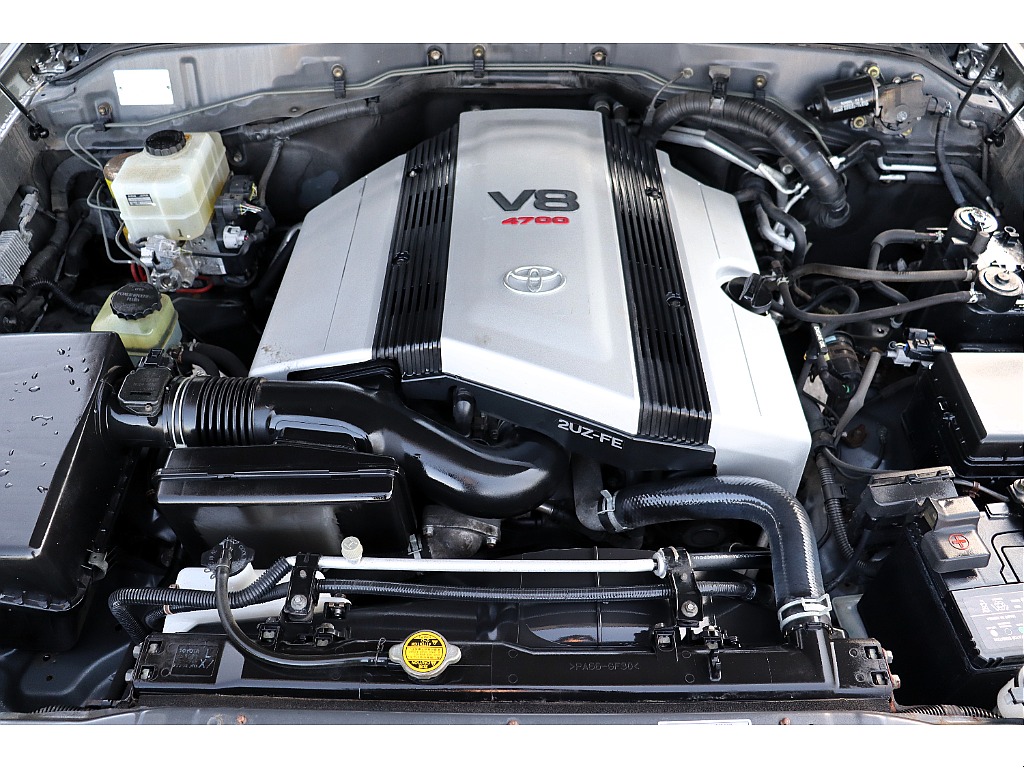 V8エンジン4.7リッター搭載！ストレスなく力強く走ってくれますよ！