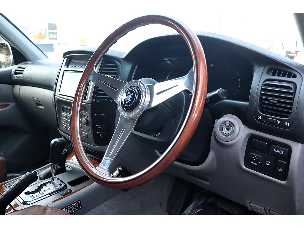 新品ナルディーステアリングをセット！