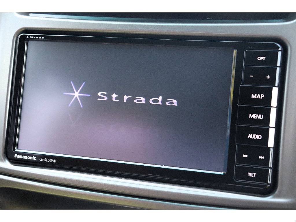 ストラーダ製SDナビTV装備済み！