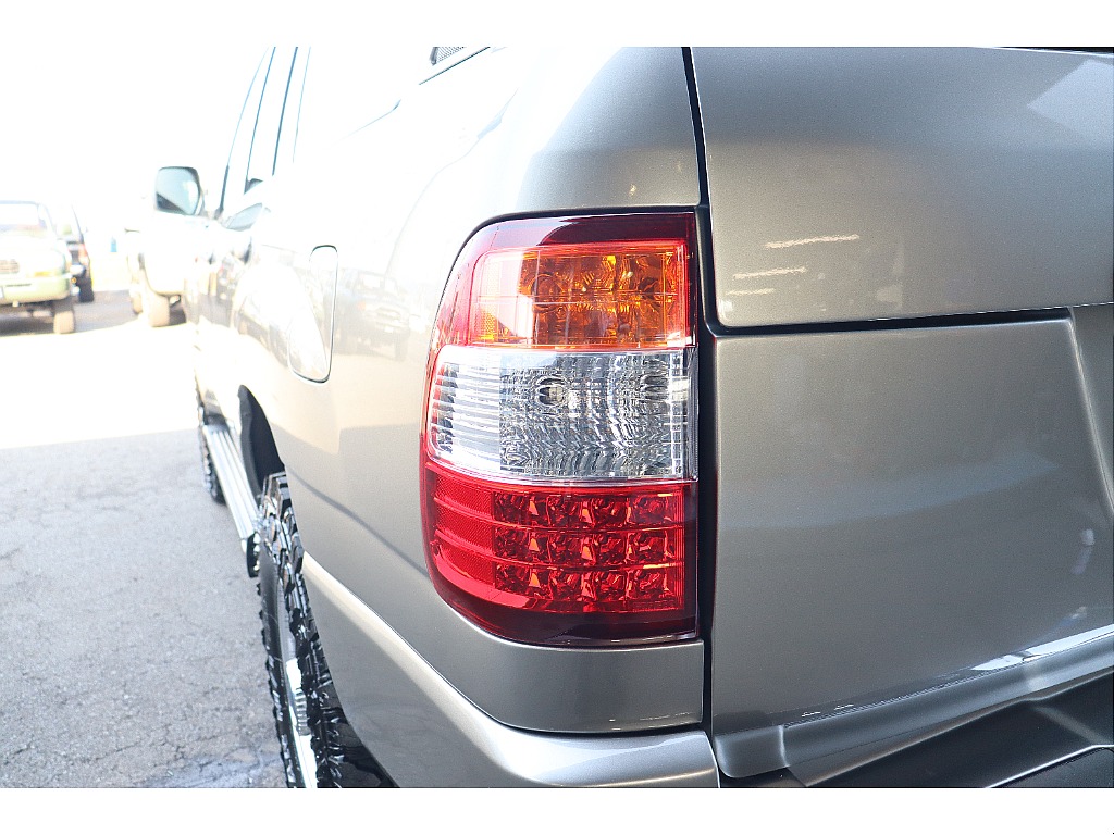 新品3色LEDテールランプをセット！