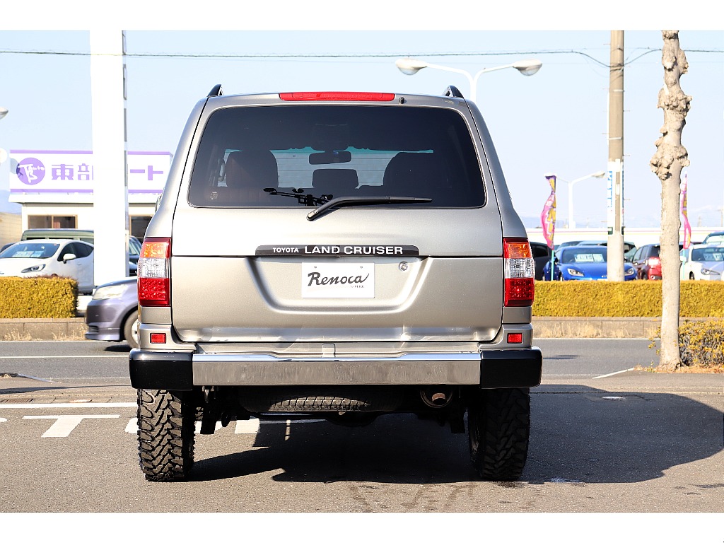 リアビューもスタイリッシュに仕上がっておりますね！