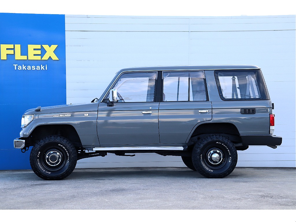 スクエアな男女問わず人気の１台になります！