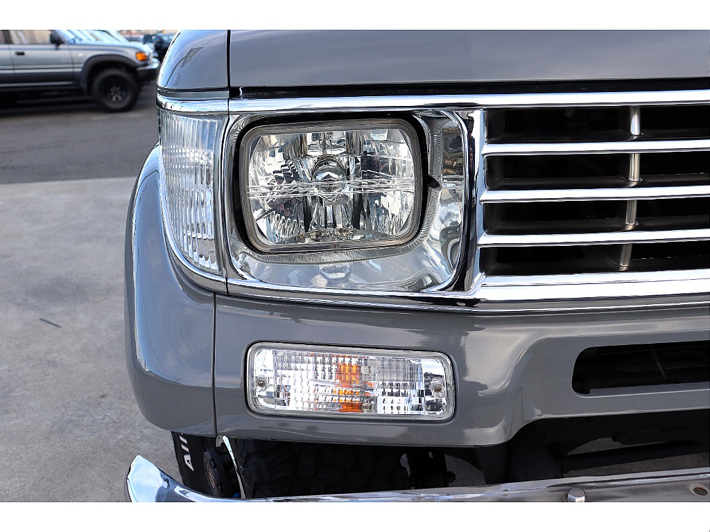 クリスタルヘッドランプ装備済み！