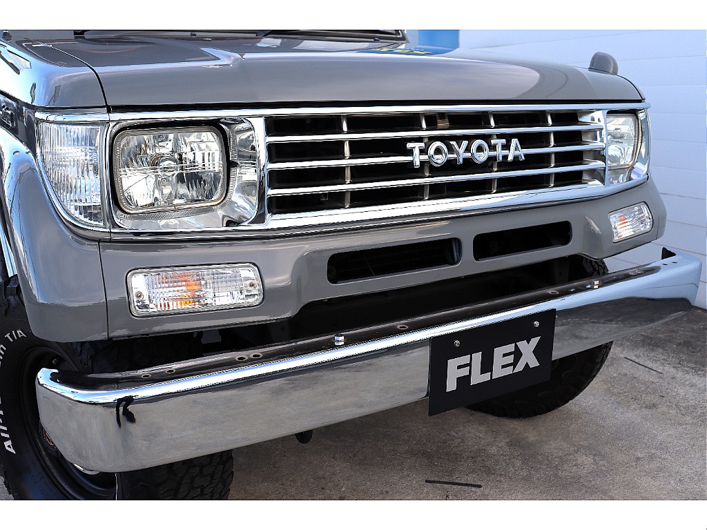 横文字TOYOTAロゴタイプのフルメッキグリル！