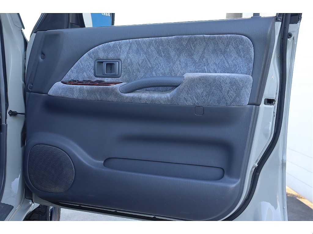 ドア内張り　運転席