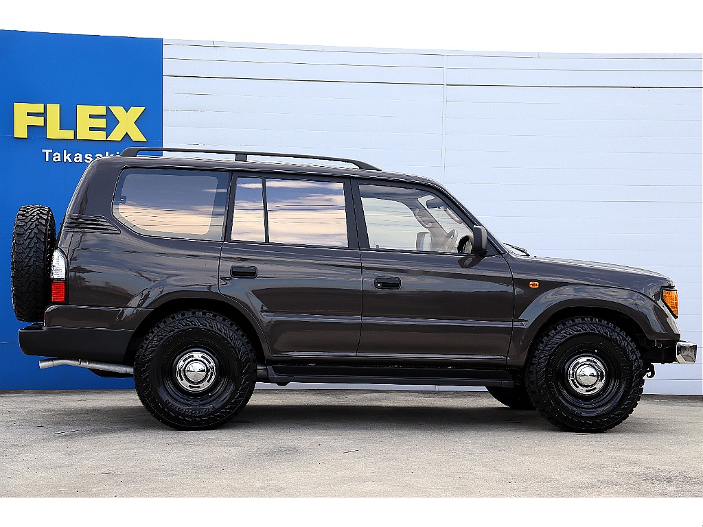 車高はノーマルですので、男女問わず運転もしやすいですよ！