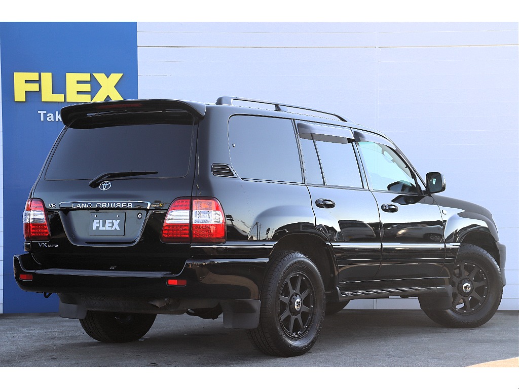 腰下同色ペイントを施したブラックワントーン仕上げとなっております♪