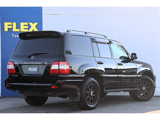 腰下同色ペイントを施したブラックワントーン仕上げとなっております♪