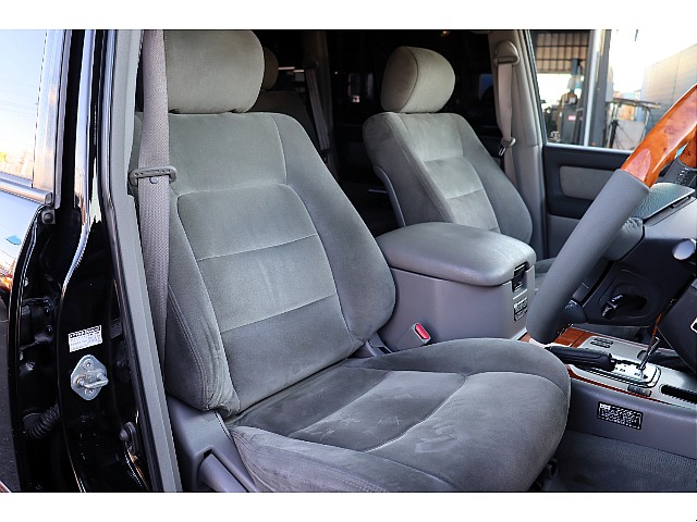 運転席シート！