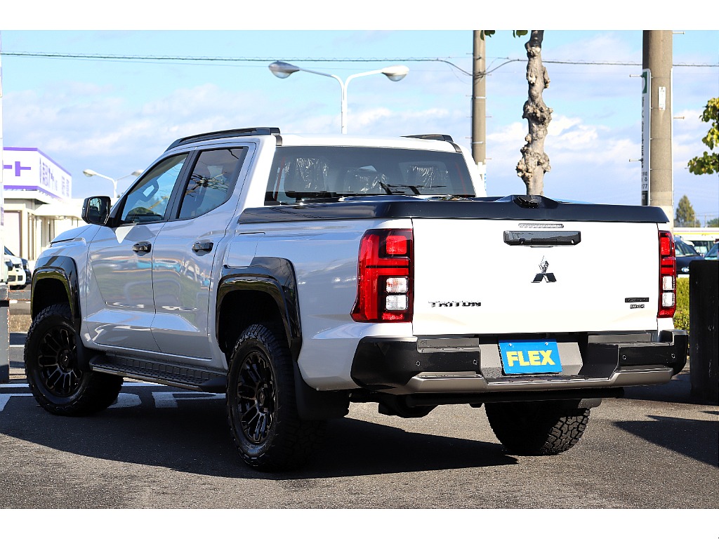 陸送会社との提携により遠方納車も可能ですので、遠方の方もお気軽にお問合せください！