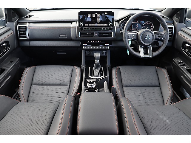 洗礼されたインパネ周り！