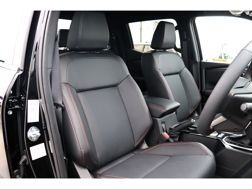 運転席になります☆